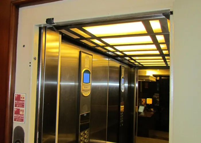 Vera Cruz Downtown Порту