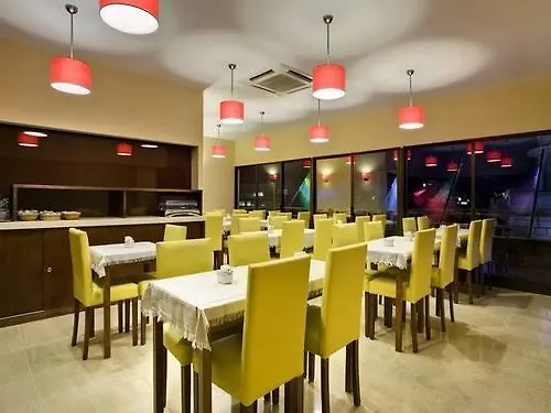 Vera Cruz Downtown Порту